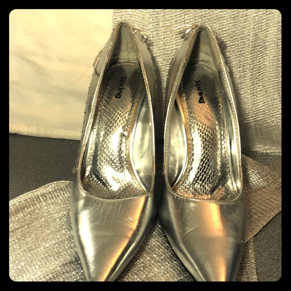 Pointy toed metallic silver wrapped heels - Picture 3 of 6